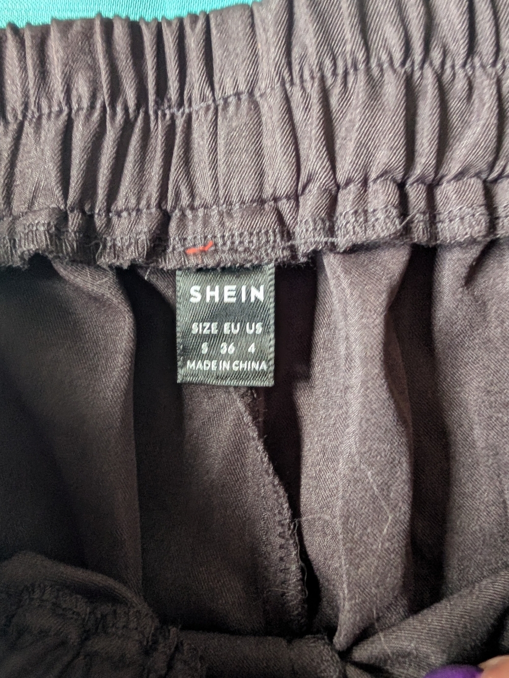SHEIN Black Women's Cargo Ankle Pants - Picture 4 of 5